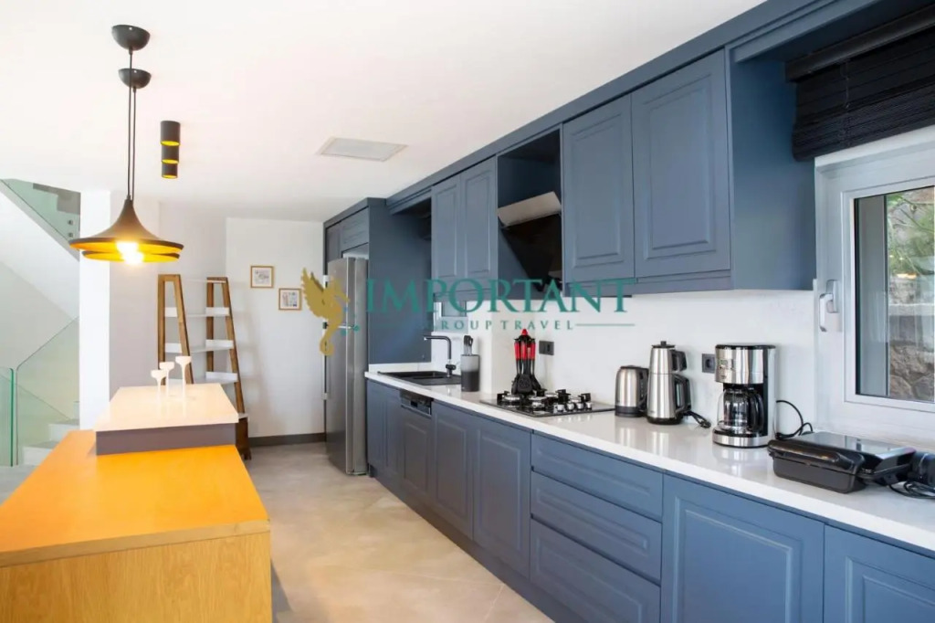 BD4123 Five Bedroomed Villa with Pool and Sea View