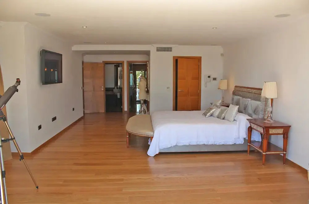 7 bedroom modern beachfront Villa, in Artola, Marbella, close Puerto Cabopino