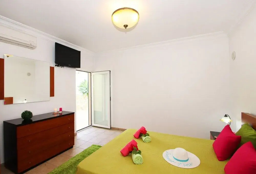 Villa Saint Thomas - Moradia tranquila com piscina aquecível em Carvoeiro