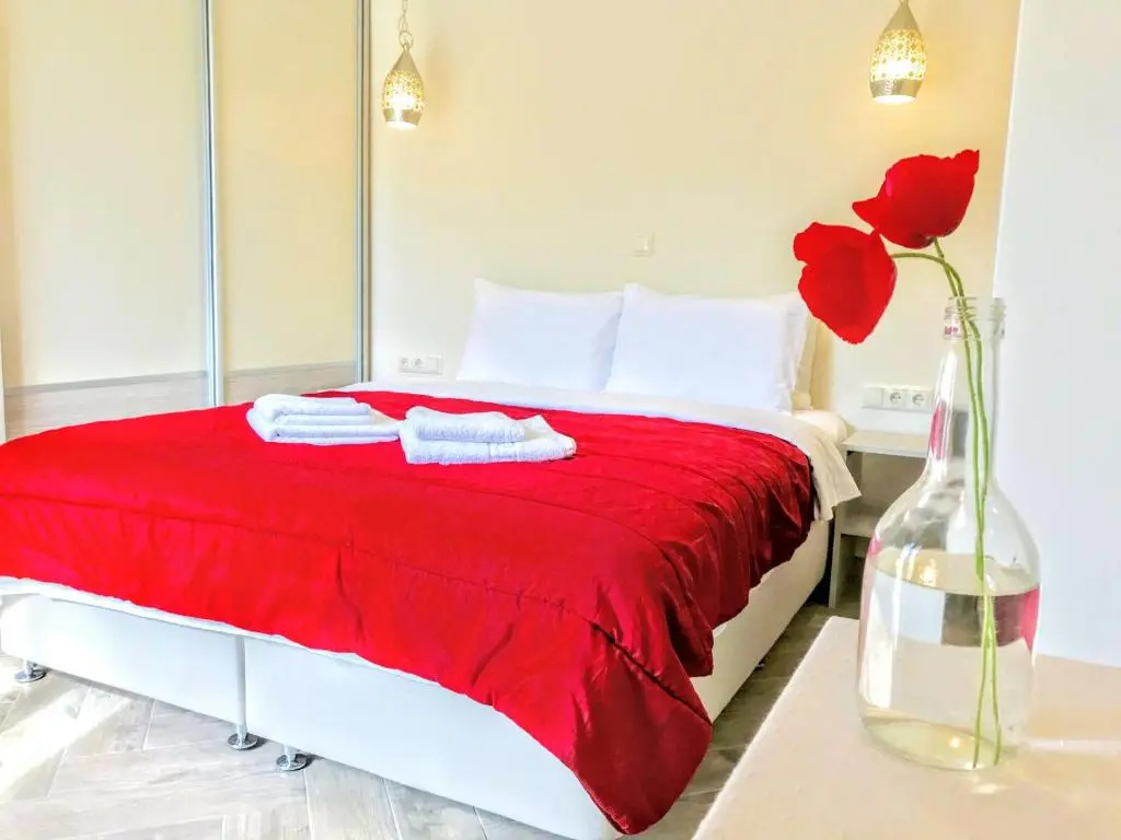 SEMIRAMIS SUITES with pool