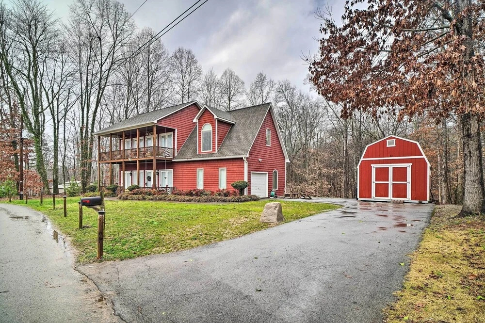 Dog-friendly Family Home Steps to Norris Lake