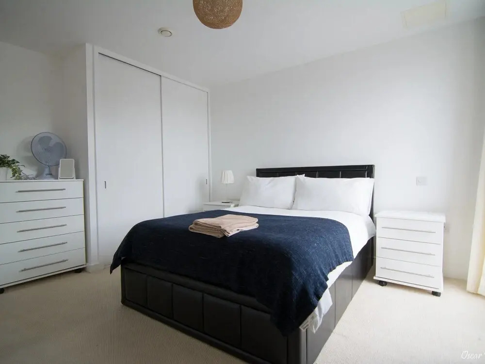 City Centre Hermitage 1 Bedroom Serviced Apartment + Parking