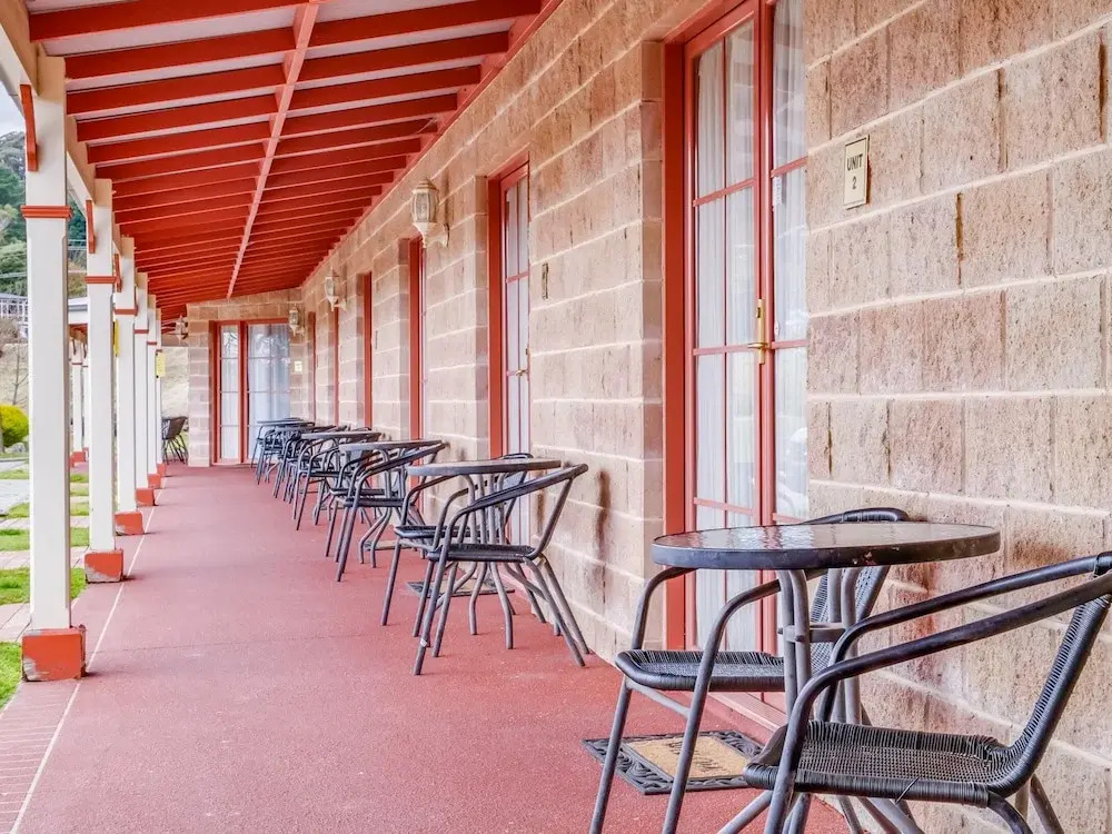 Bowen Inn Motel