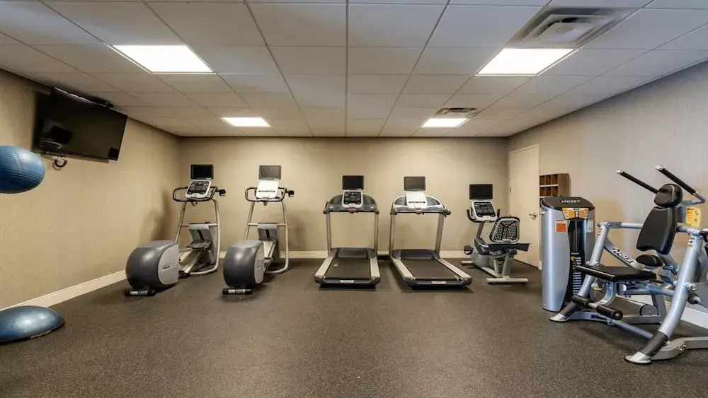26th FL Bold CozySuites w/pool, gym, roof