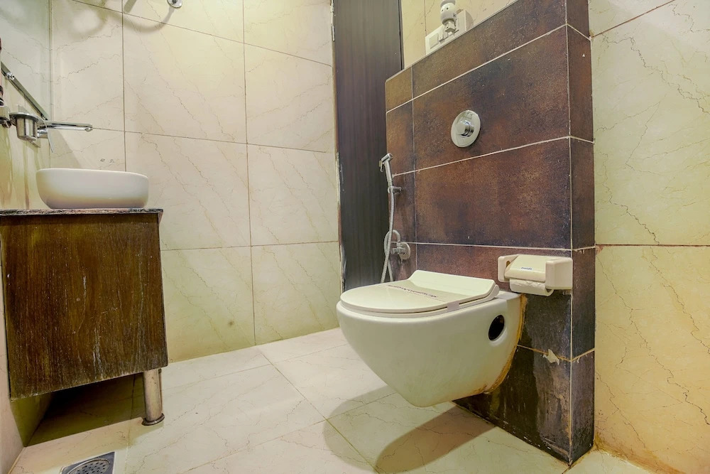 Hotel Crown, Near Golden temple