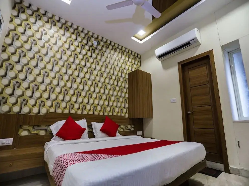 Hotel Shri Hari By OYO Rooms