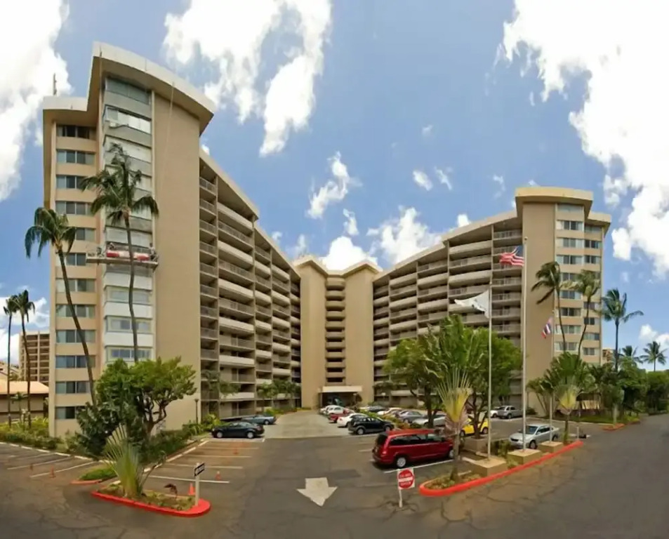 Royal Kahana #209 1 Bedroom Condo by RedAwning
