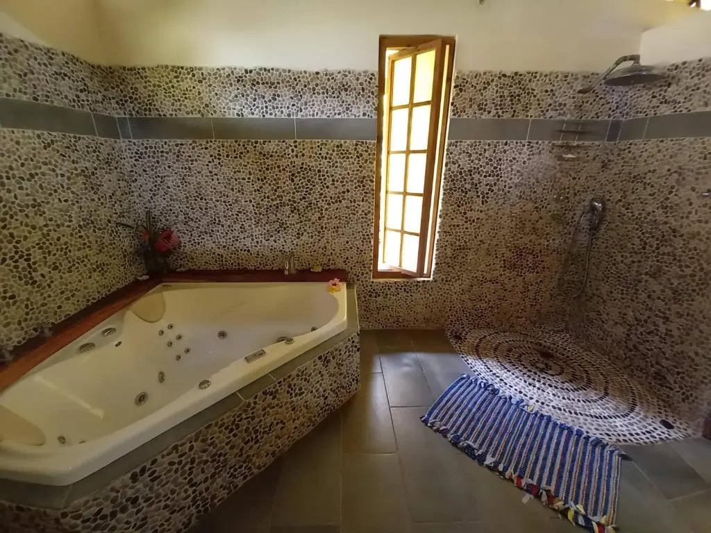 Fare Oviri Lodge