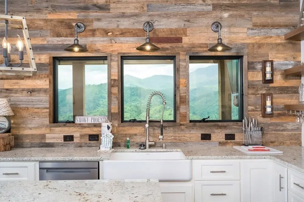 Smoky Mountain High 4 Bedroom Home by Redawning