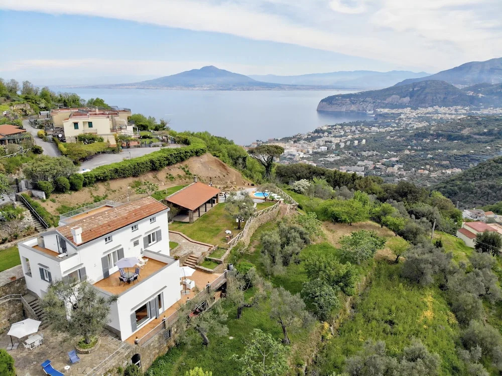 Family Villa in Sorrento Coast Pool & View