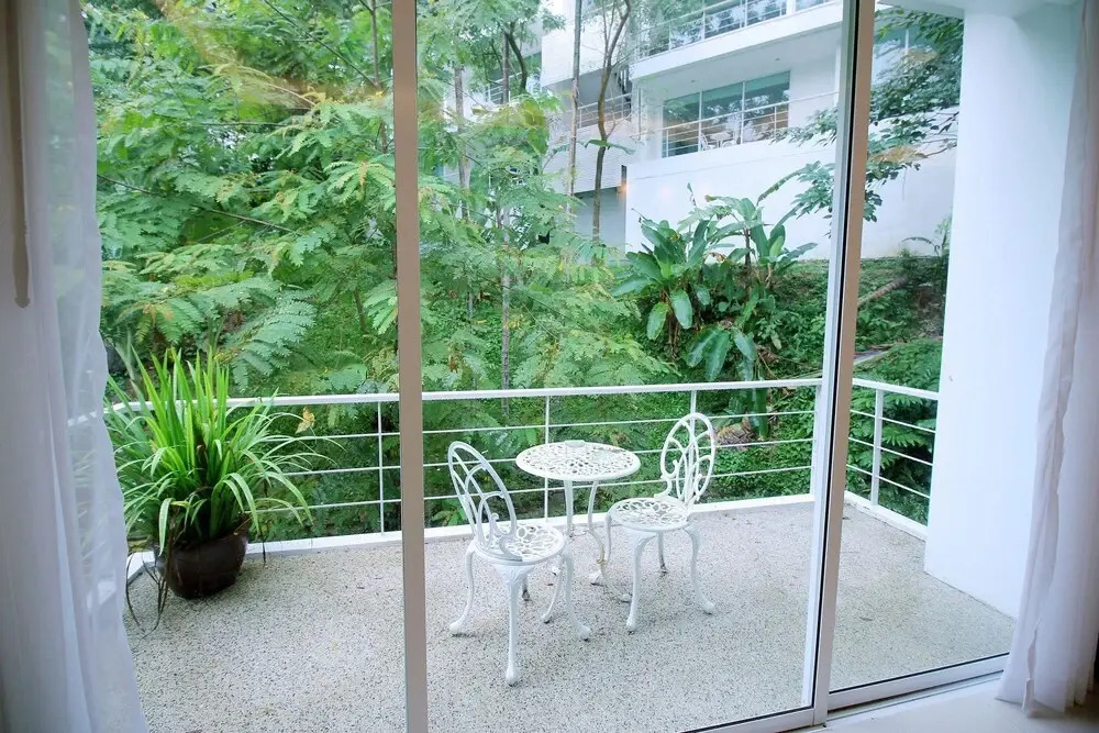The Trees Hillside Apartment