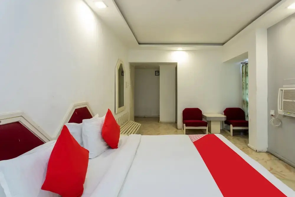 OYO Flagship 140 Amaltas AB Road