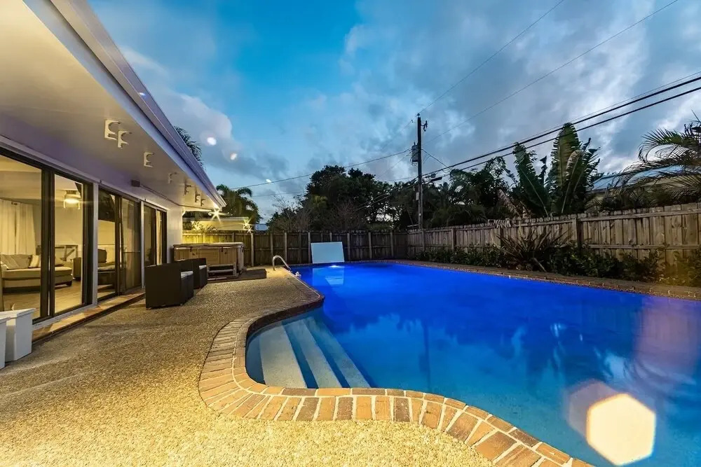 Great for Families & Larger Groups! - Perfect Location, Near FTL Beach With Private Pool by Redawning