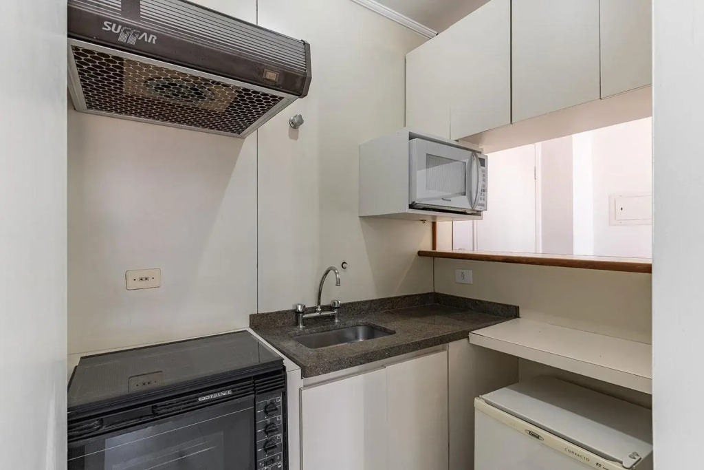 Apto 26 com Smart TV e WiFi VIVO fibra Columbia Resid ao lado Pamplona Shopping Jardins - São Paulo