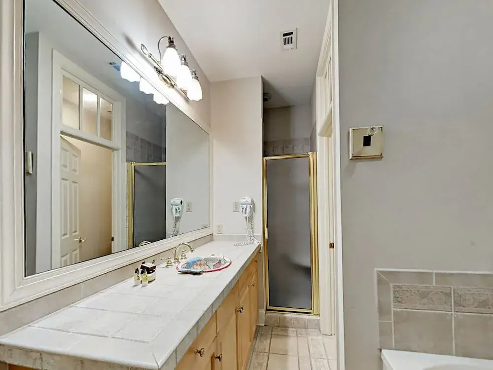 8 Mizzenmast Court Home 4 Bedrooms 4.5 Bathrooms Home