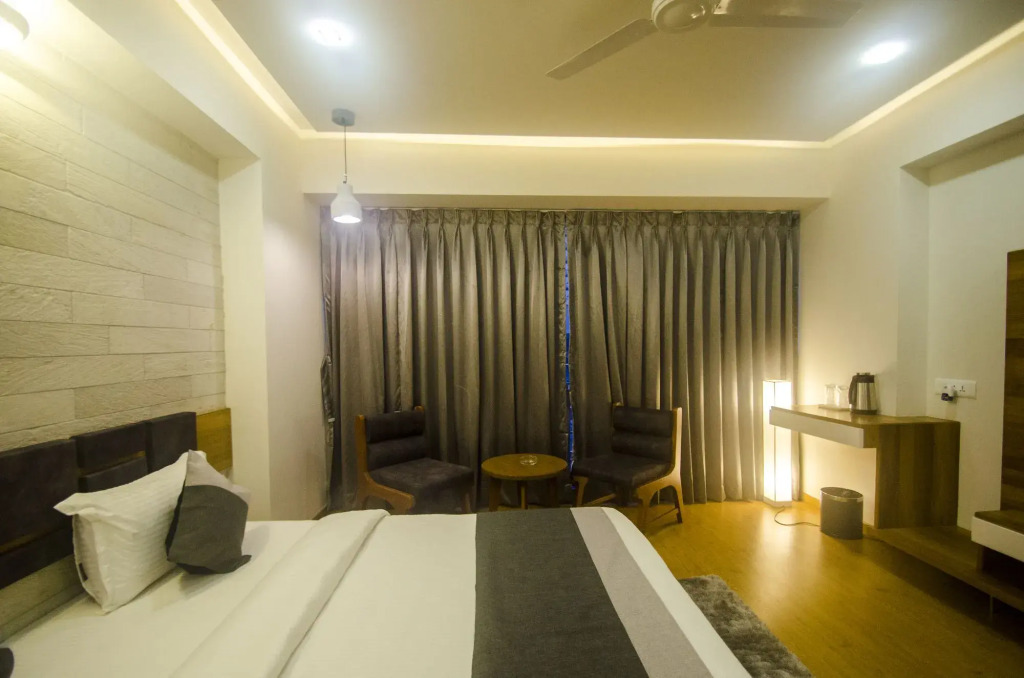 Hotel Grand Elegance
