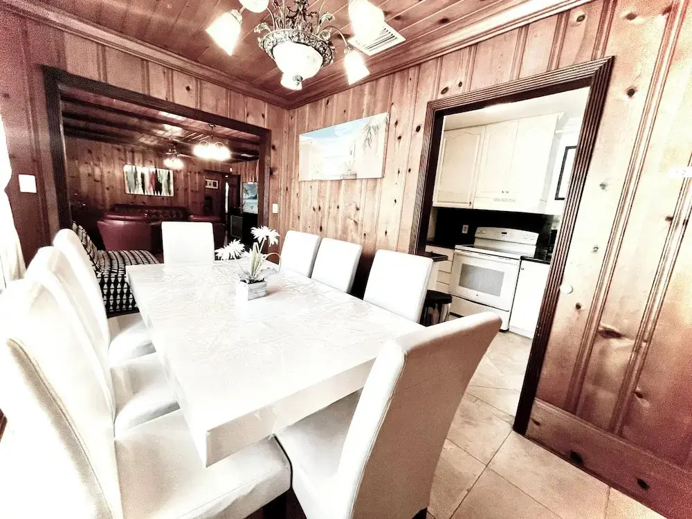 4BR, 4BA House Beach, Entertainment, Nightlife