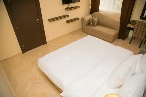 Consort Luxury Suites
