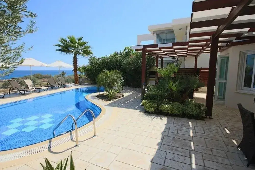 Nireas Seafront Villa
