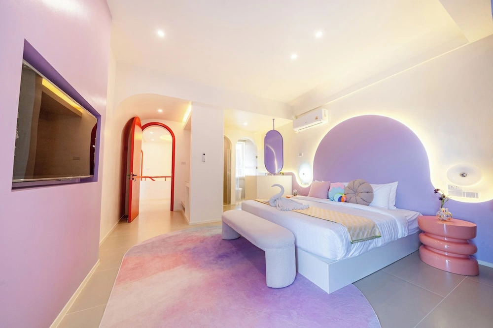 Candy House Pool Villa with KTV