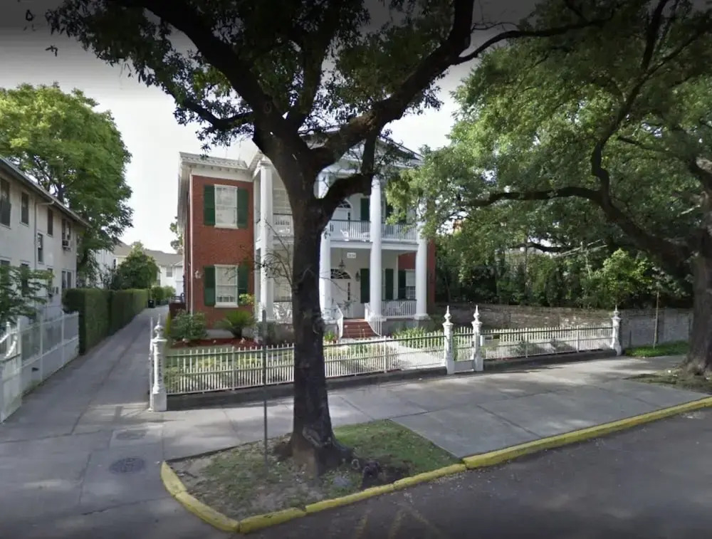 Hubbard Mansion B&B