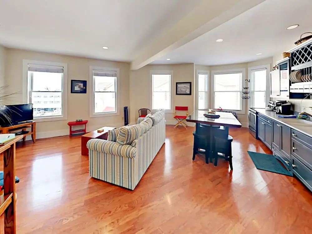 Downtown Boothbay Harbor Apartment by RedAwning