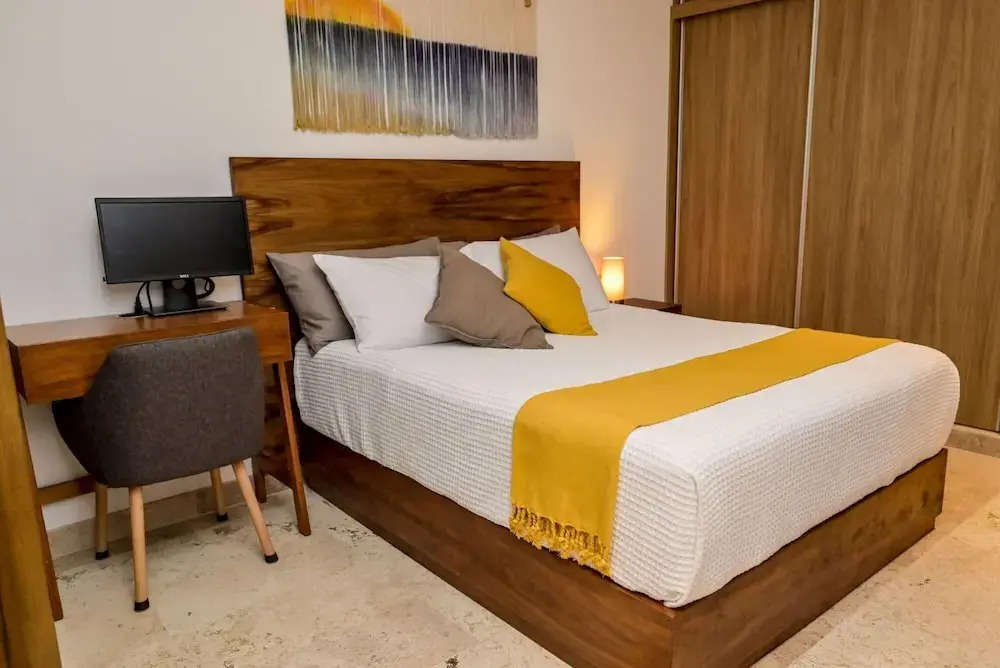 Brand New Lovely 1BR Apartment PDC Rooftop Pool Gym Pool Table Nice Amenities