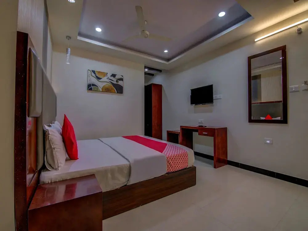 OYO 14044 Hotel Seacity Grand