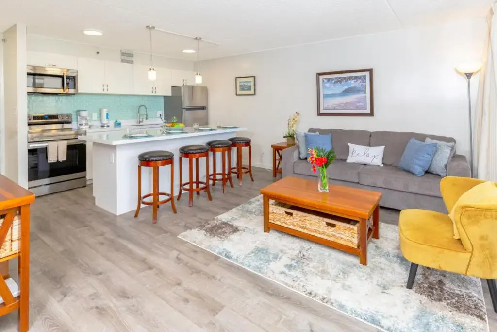 Beautiful 18th Floor with Panoramic Ocean Views 1 Block to Beach Free Parking & Wifi