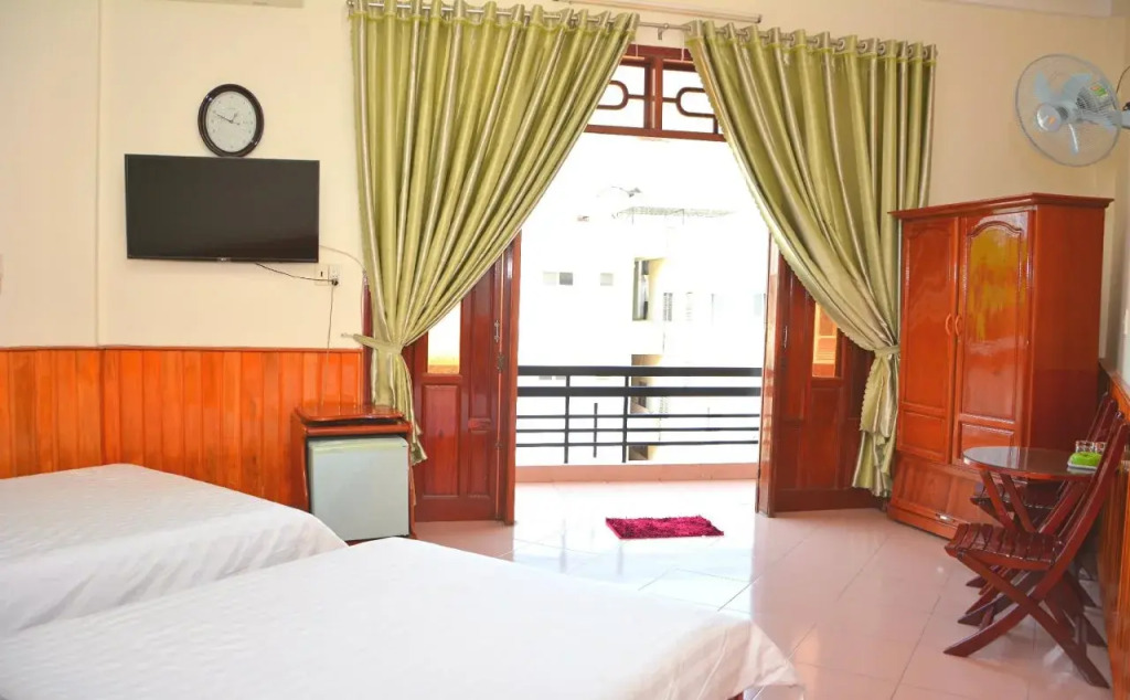 Hai Huong Hotel