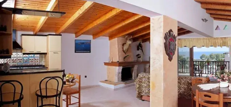 Karavanos Apartments