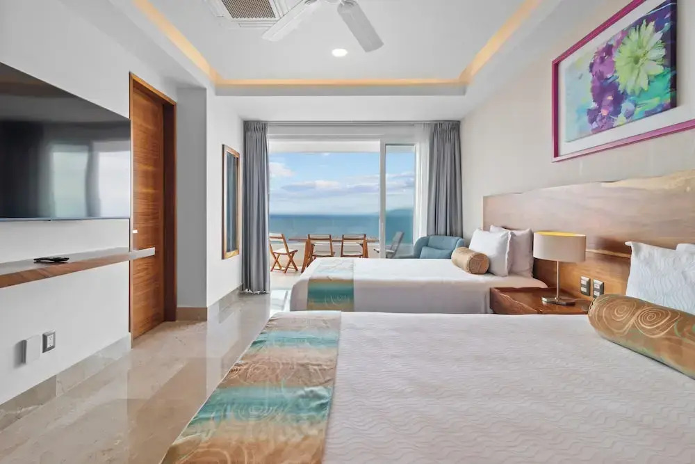 Blue Horizon Luxury Condo
