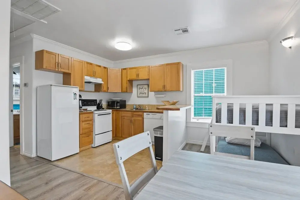 Bungalow On Ave O 1 Bedroom Home