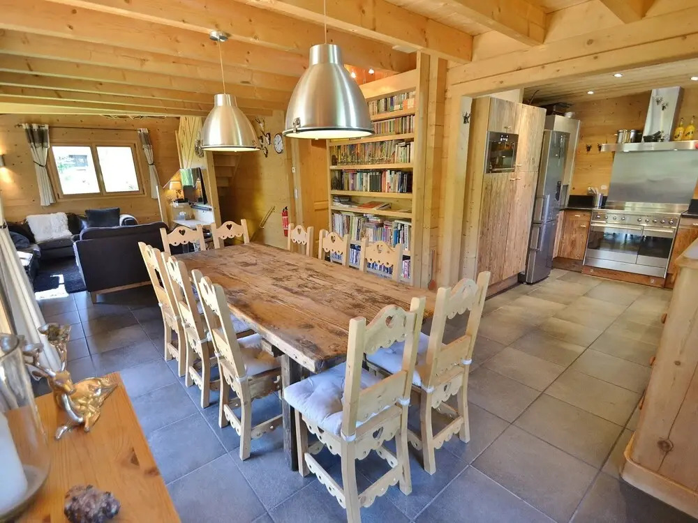 Luxurious Chalet in Le Chinaillon with Sauna