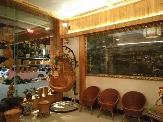 Longmen Inn
