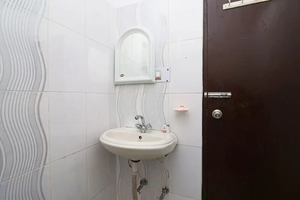 Narayana Hotel And Resort By OYO Rooms