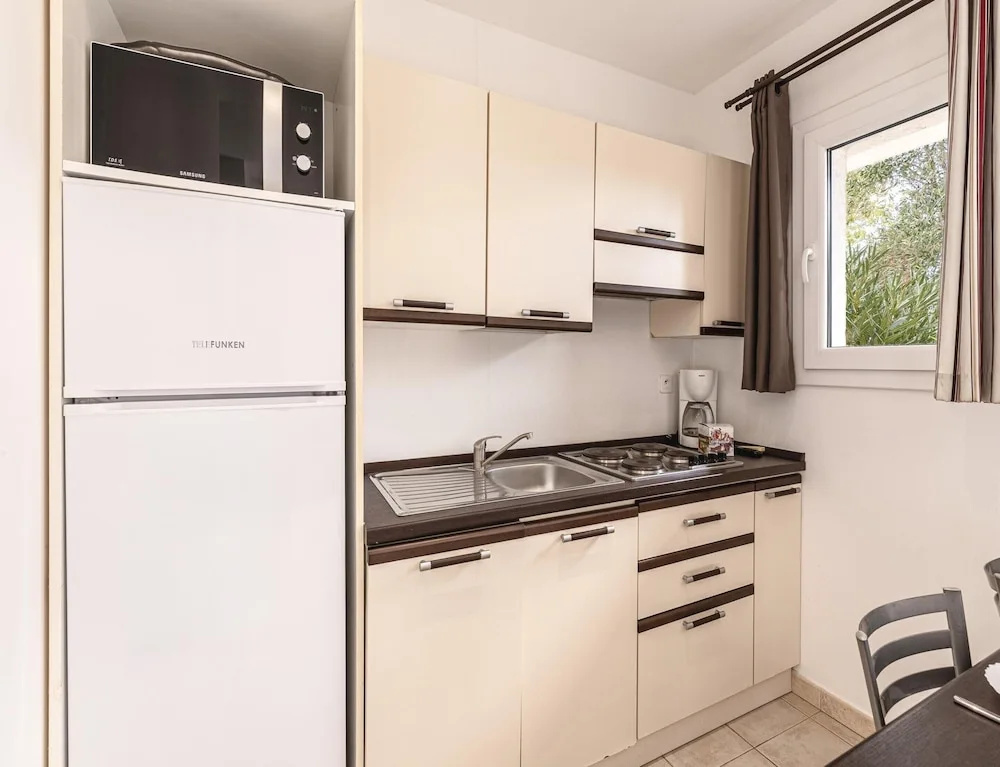 Spacious Villa Stay for 6, Solenzara