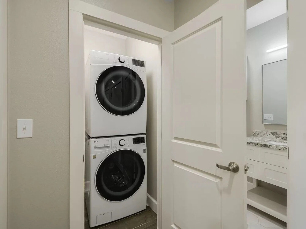Ag 303 Gruene Penthouse Retreat 4 Bedroom Condo by RedAwning