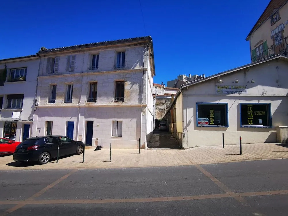 LE LUCIEN Eco-AppartHôtel - Angouleme - Centre - Wifi - Parking privé - Classé 4 étoiles