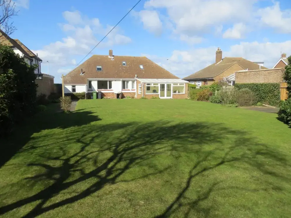 Westmead. Chalet Bungalow