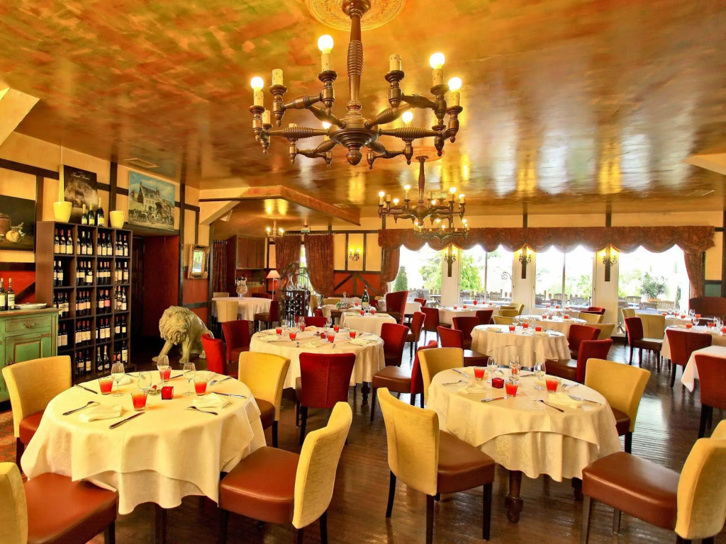 Logis Hôtel-Restaurant Les Voyageurs