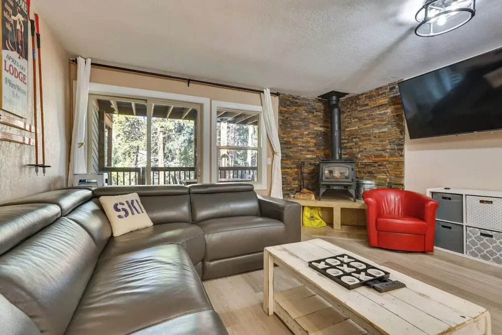 1 Mi to Main St: Breckenridge Retreat w/ Hot Tub!