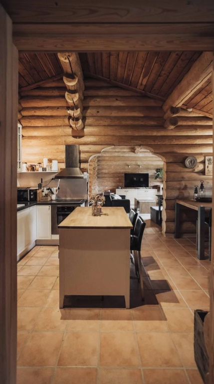 Fjordhygge, Cozy Log Retreat Near Sea & Forest - Sauna & Outdoor Living