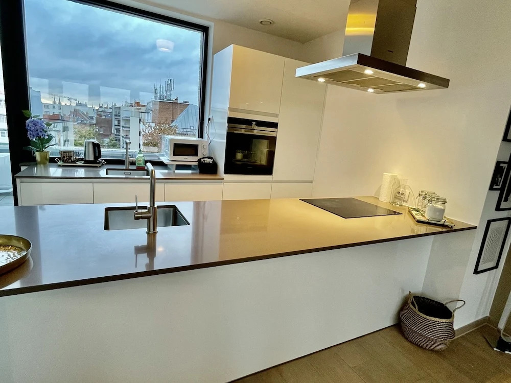 OneLuxStay near Diamond District