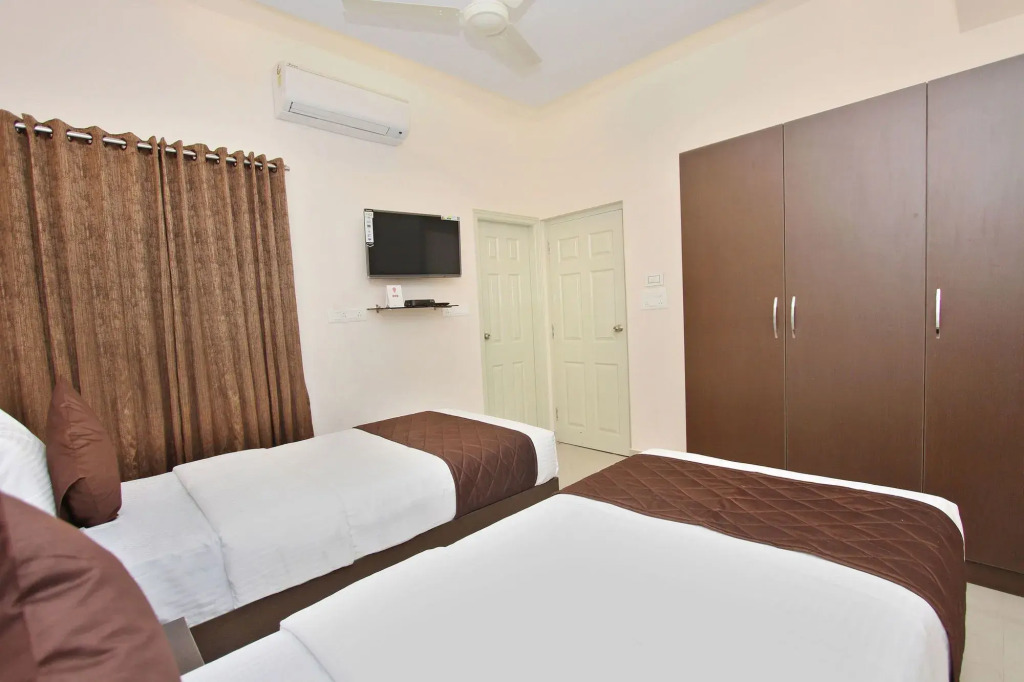 Hotel Bali Square By OYO Rooms