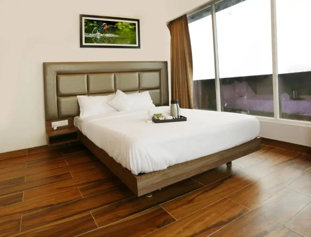Skysuites By Monarch, Sanpada, Vashi - Navi Mumbai