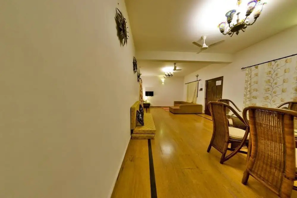 6bhk Villa With Private Pool and Fountain