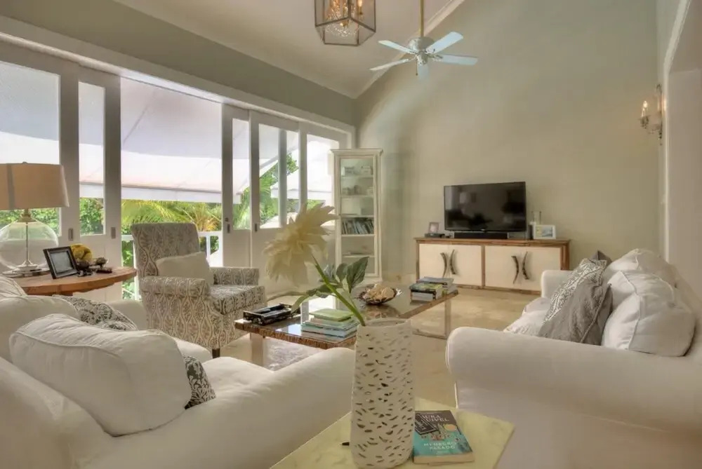 Golf-front Villa With Large Garden and Pool Area in Exclusive Beach Resort