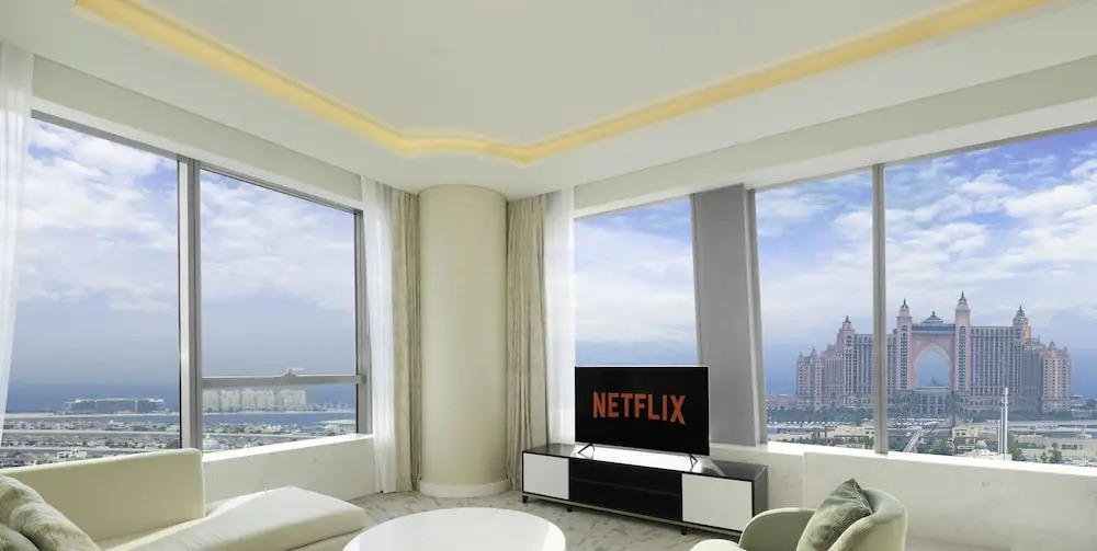 LUX Iconic Views at Palm Tower Suite 3