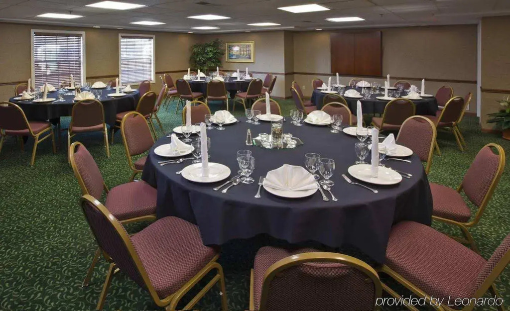 Homewood Suites by Hilton Kansas City Airport